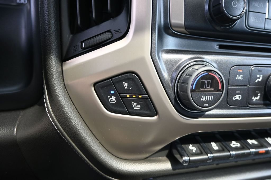 Used 2018 GMC Sierra 2500 Denali w/ Duramax Plus Package AWD/4WD image 17