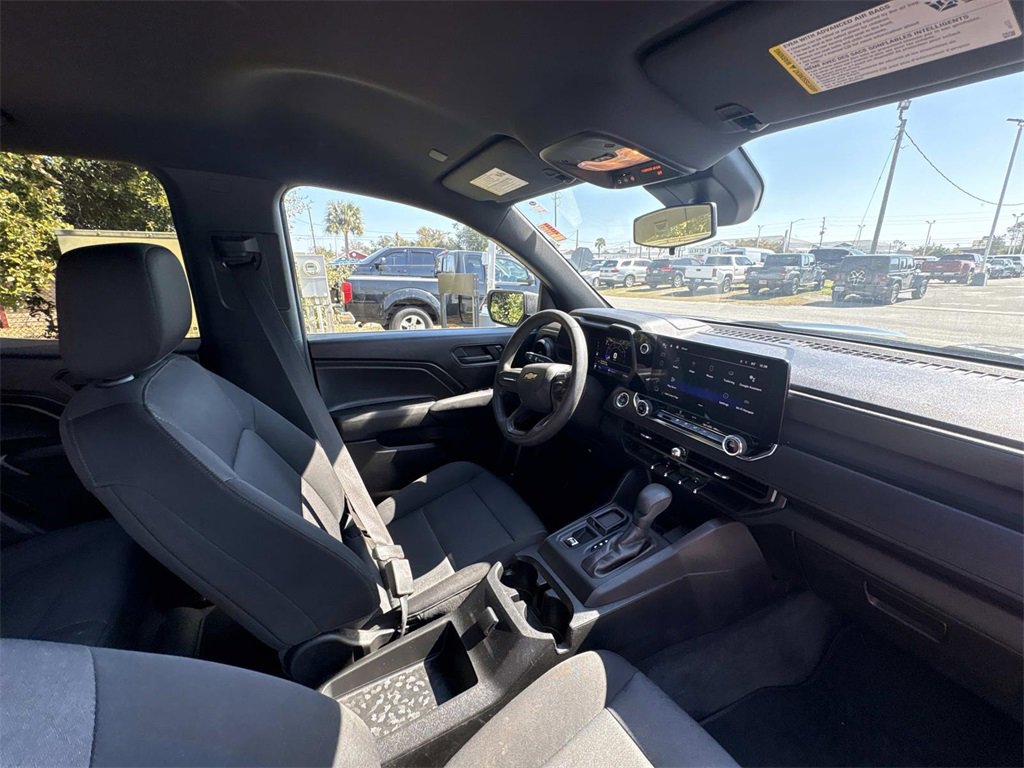 Used 2024 Chevrolet Colorado W/T image 17