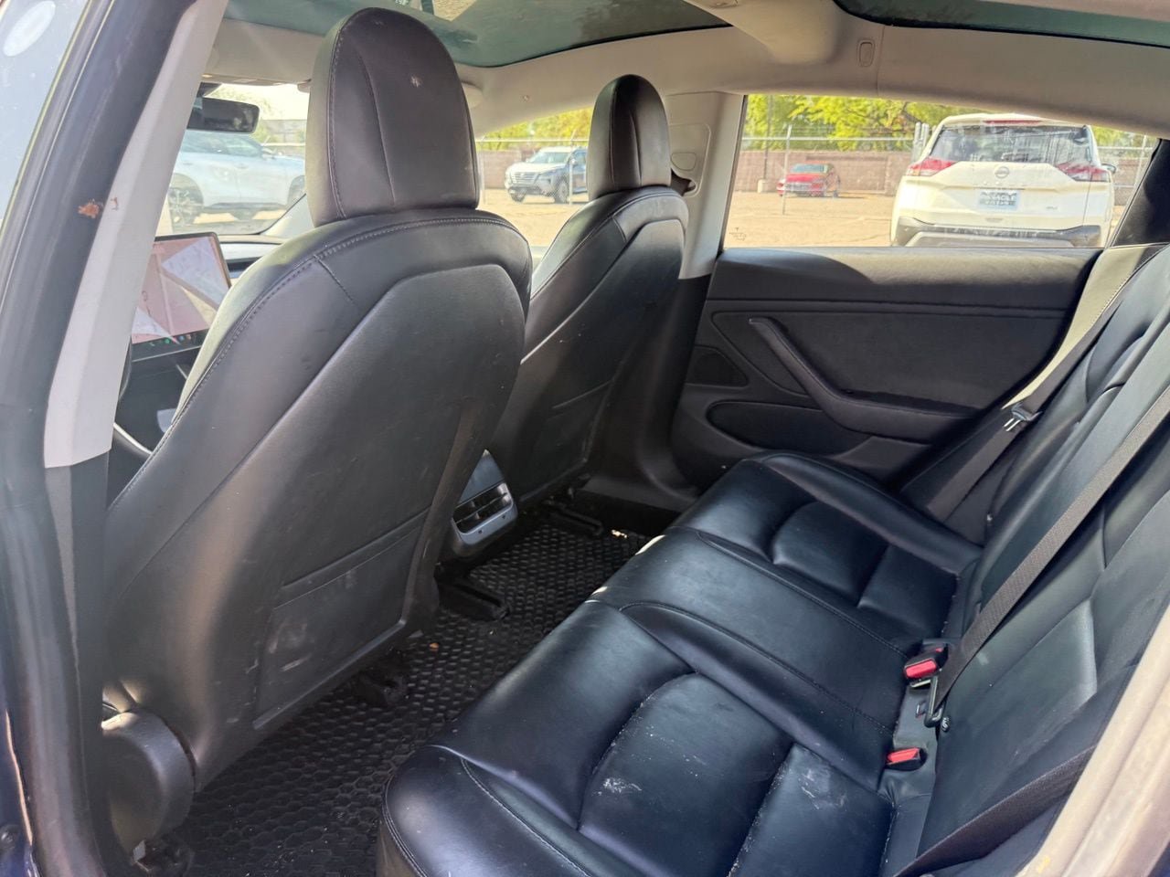 Used 2018 Tesla Model 3 Long Range RWD image 11