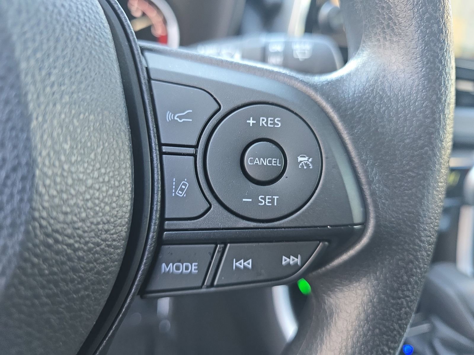 Used 2024 Toyota RAV4 XLE image 23