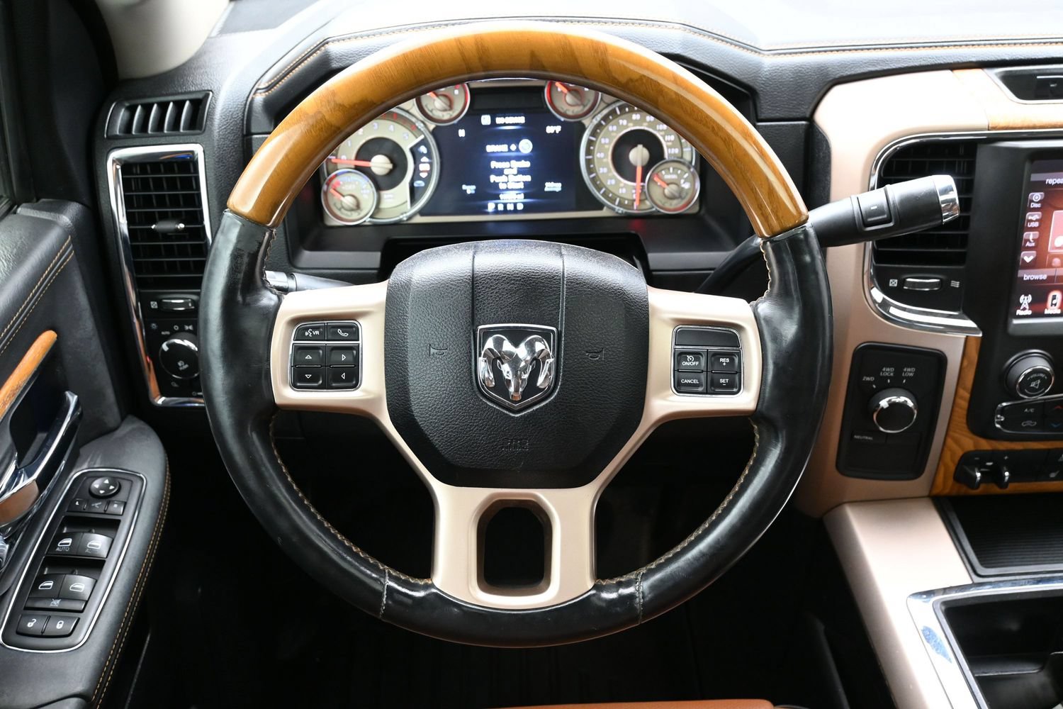 Used 2015 RAM 2500 Longhorn w/ Convenience Group AWD/4WD image 15