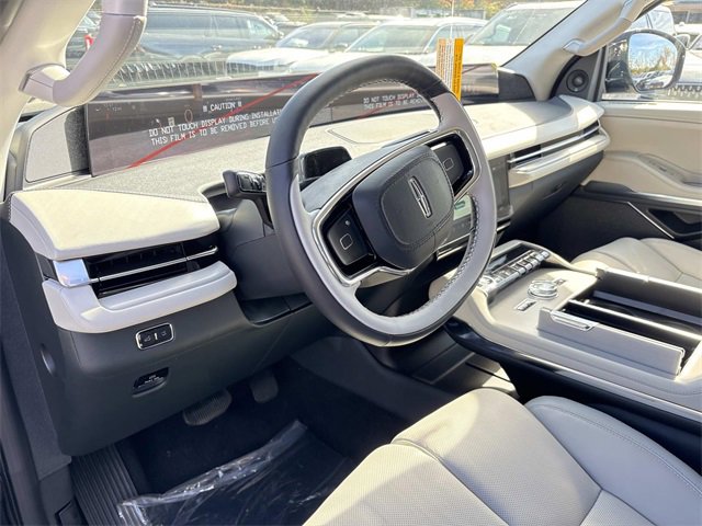 New 2025 Lincoln Navigator L Reserve image 26