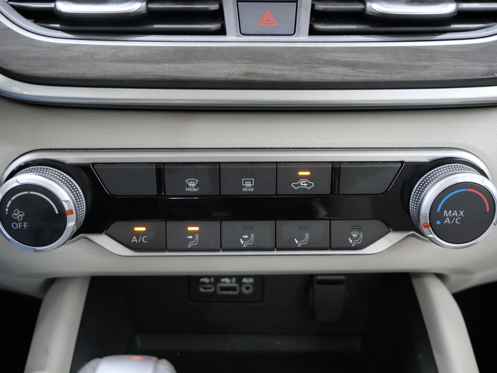 Used 2025 Nissan Altima 2.5 SV FWD image 18