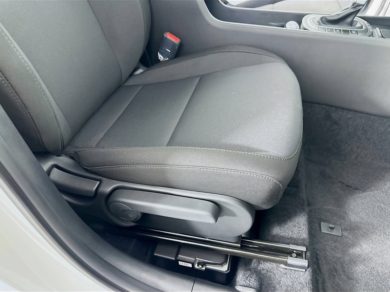 Certified 2026 Hyundai Kona SEL Sport AWD/4WD image 32