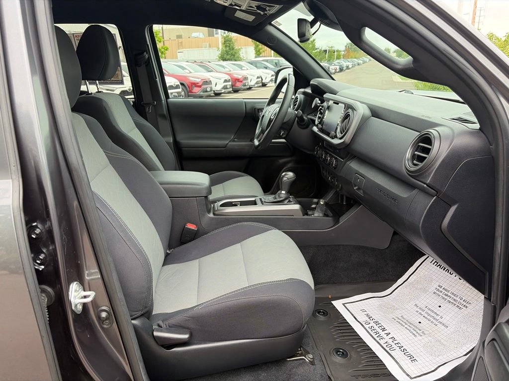 Used 2021 Toyota Tacoma TRD Off-Road w/ Technology Package AWD/4WD image 13