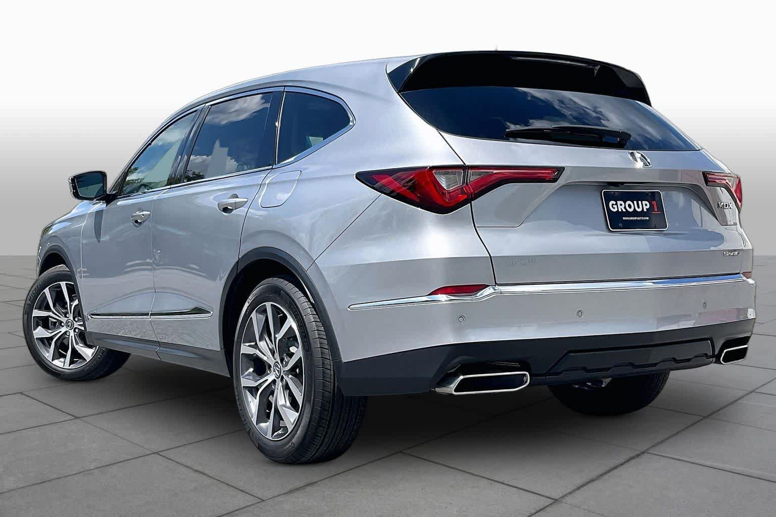 Used 2022 Acura MDX w/ Technology Package AWD/4WD image 11