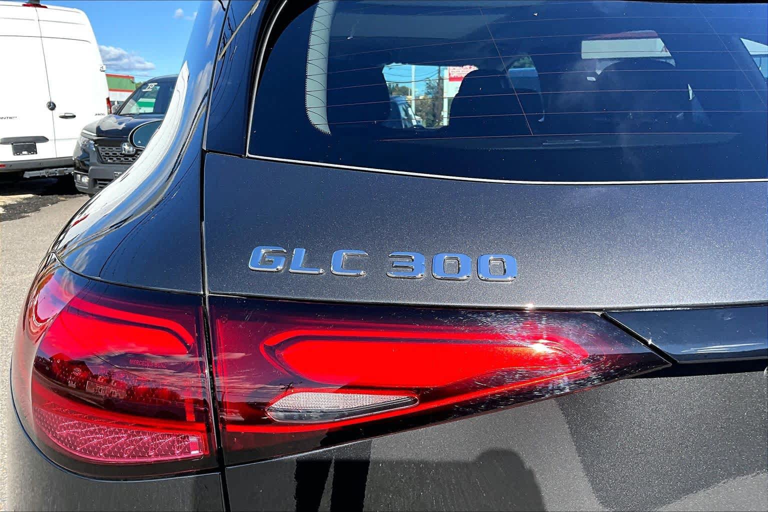 Used 2026 Mercedes-Benz GLC 300 4MATIC image 32