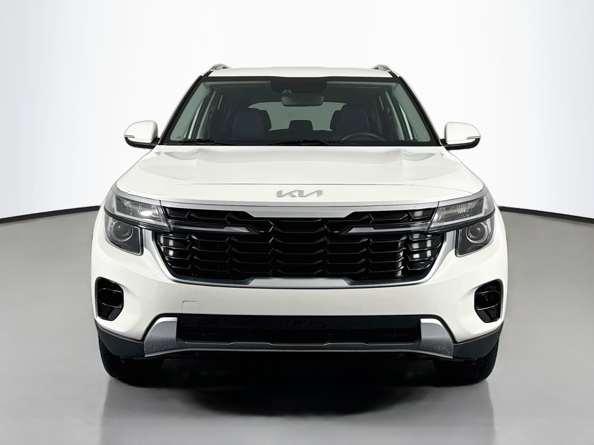 Used 2024 Kia Seltos S AWD/4WD image 2