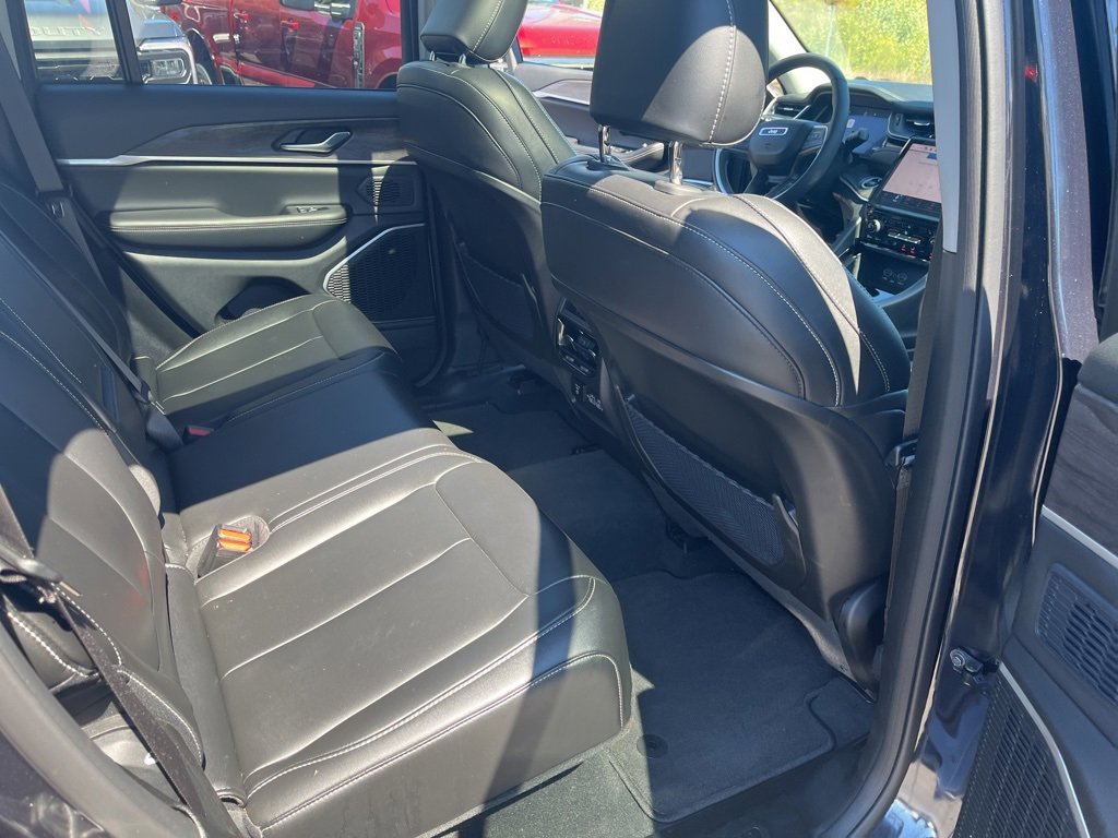 Used 2023 Jeep Grand Cherokee 4WD 4xe image 27