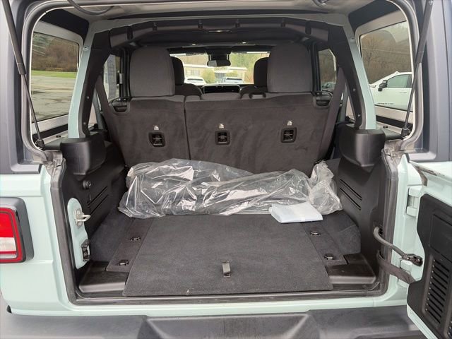 Used 2024 Jeep Wrangler Sport S image 8