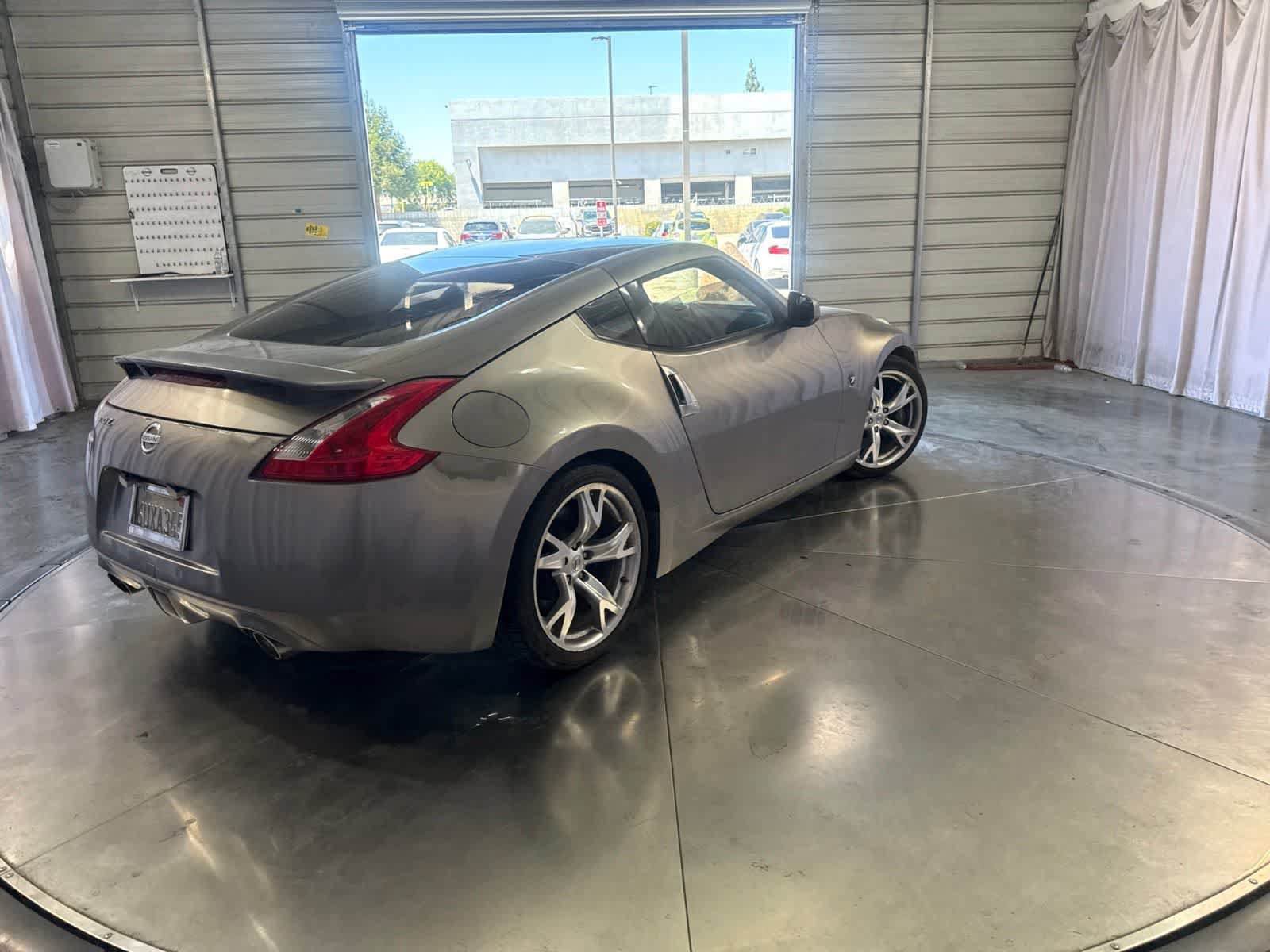 Used 2009 Nissan 370Z Coupe w/ Sport Pkg RWD image 5