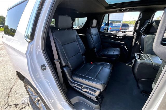 Used 2024 GMC Yukon Denali w/ Advanced Technology Package AWD/4WD image 25