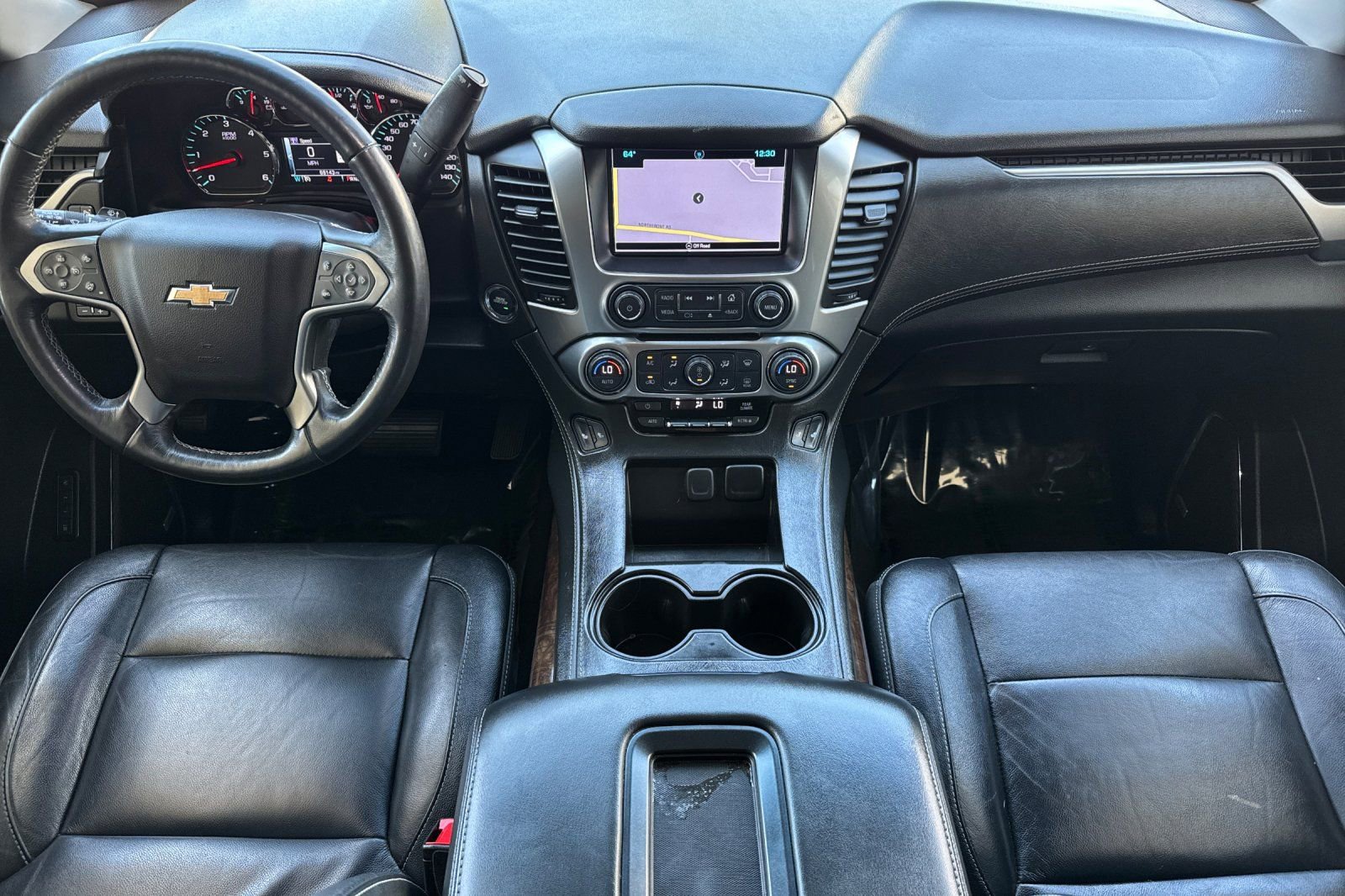 Used 2018 Chevrolet Suburban LT w/ Luxury Package RWD image 15
