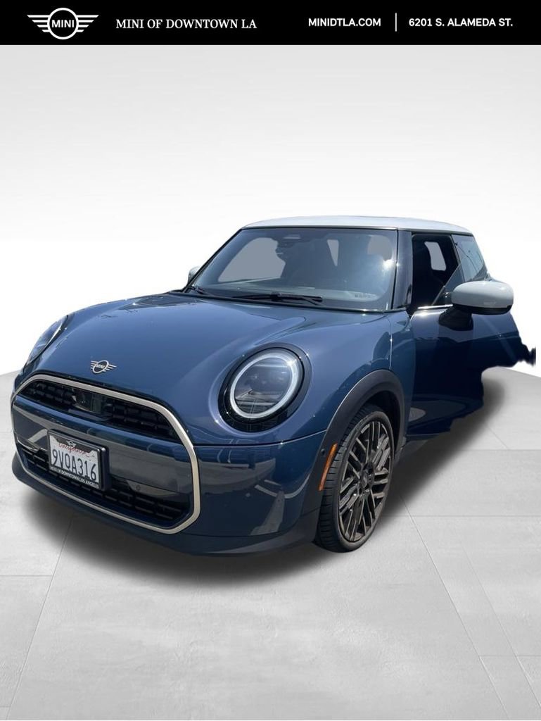 Used 2025 MINI Cooper 2-Door Hardtop FWD image 1