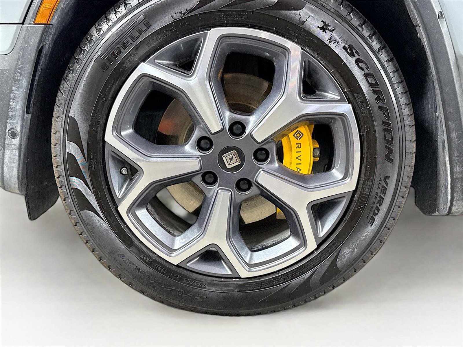 Used 2022 Rivian R1T Adventure image 13