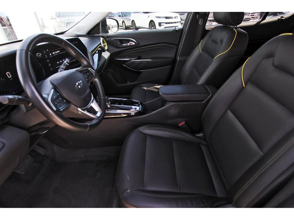 Used 2025 Chevrolet Trax ACTIV w/ Sunroof Package FWD image 6