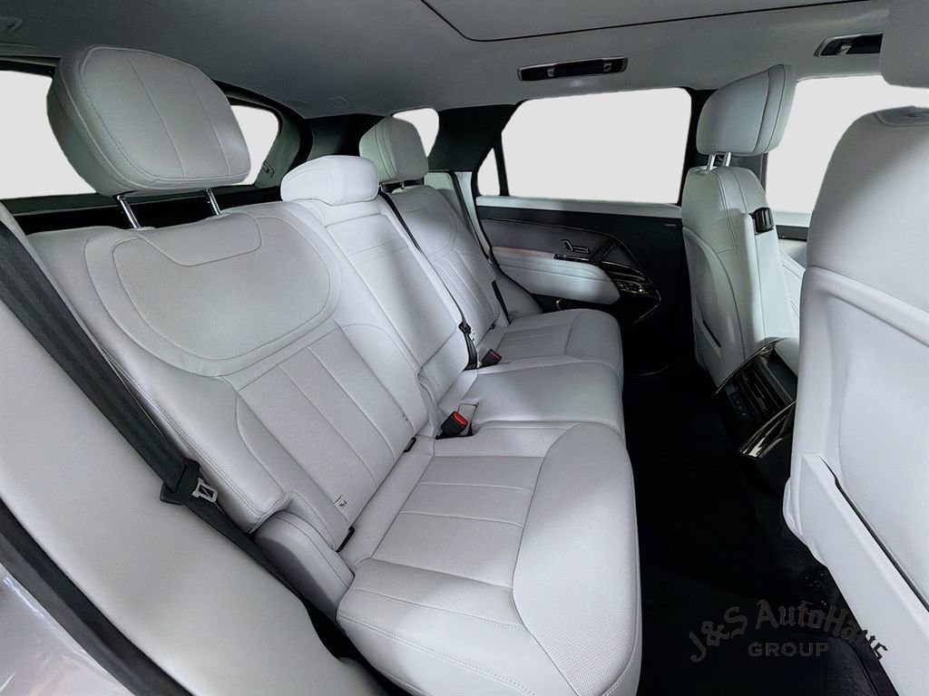Used 2024 Land Rover Range Rover Sport SE AWD/4WD image 33