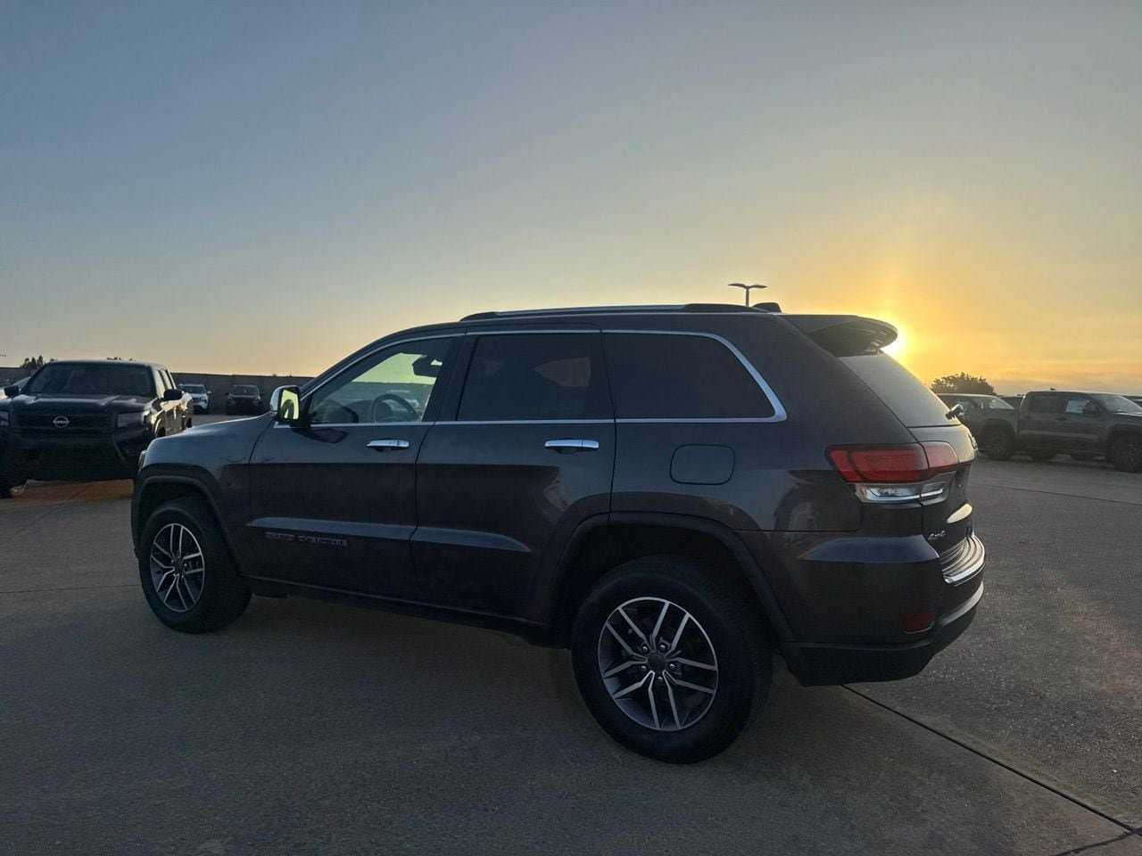 Used 2020 Jeep Grand Cherokee Limited AWD/4WD image 13