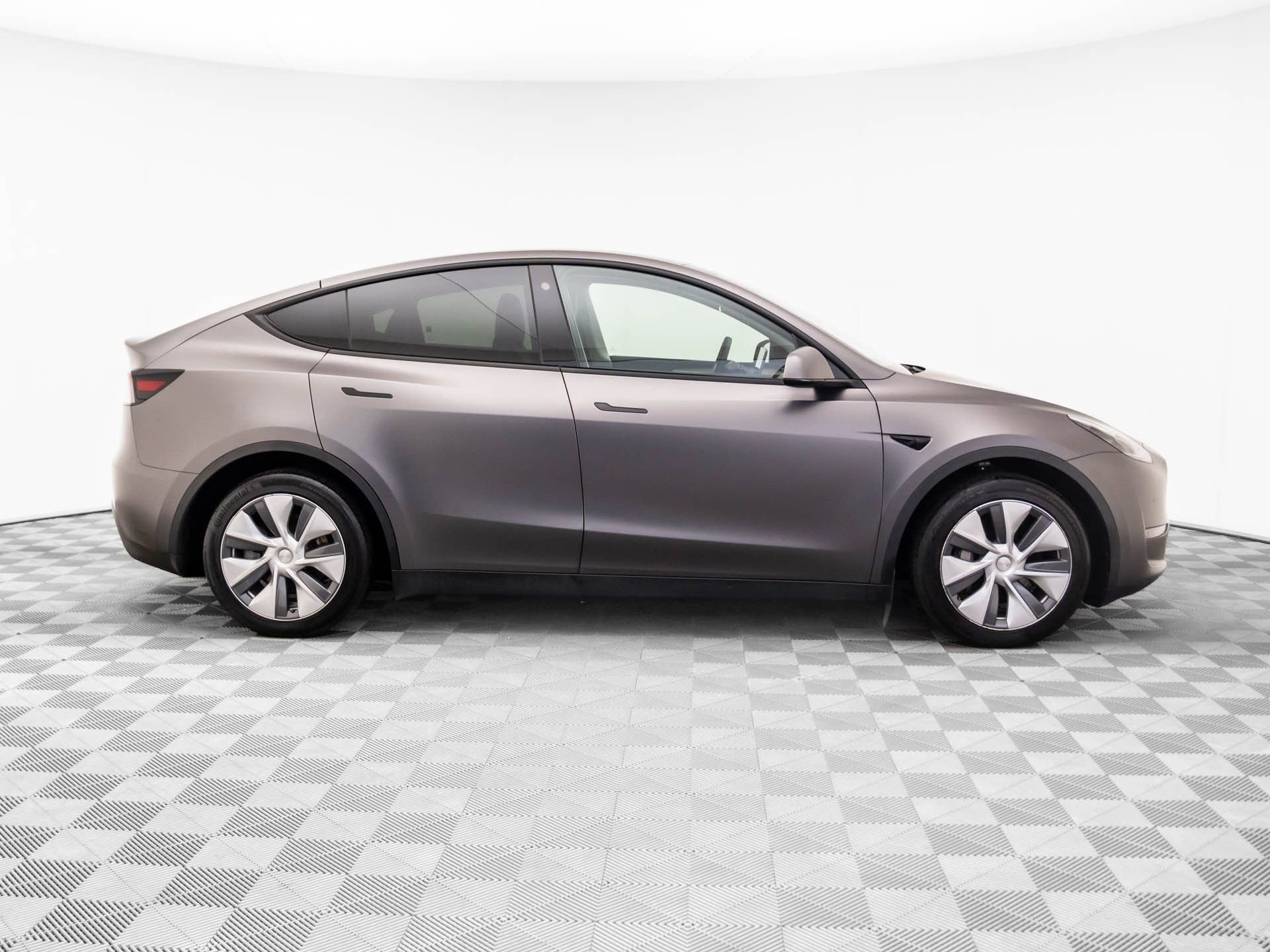 Used 2023 Tesla Model Y Long Range image 7