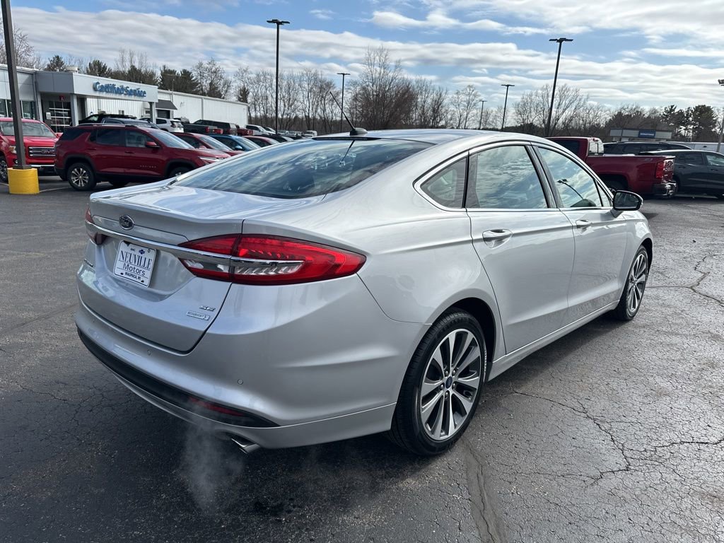 Used 2018 Ford Fusion SE w/ Fusion SE Technology Package image 3