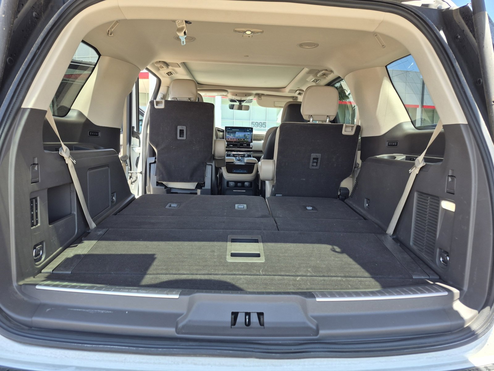 Used 2023 Lincoln Navigator Reserve AWD/4WD image 19