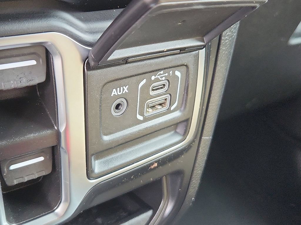 Used 2022 Jeep Gladiator Sport AWD/4WD image 17