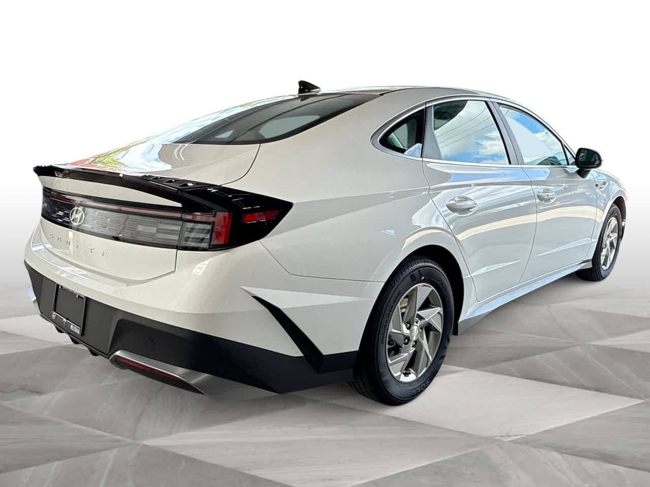 Used 2026 Hyundai Sonata SE FWD image 8