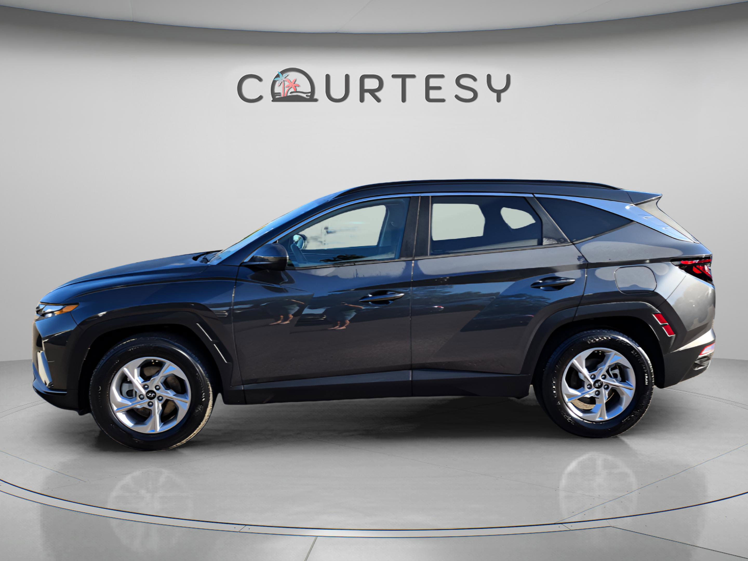 Certified 2024 Hyundai Tucson SEL FWD image 2
