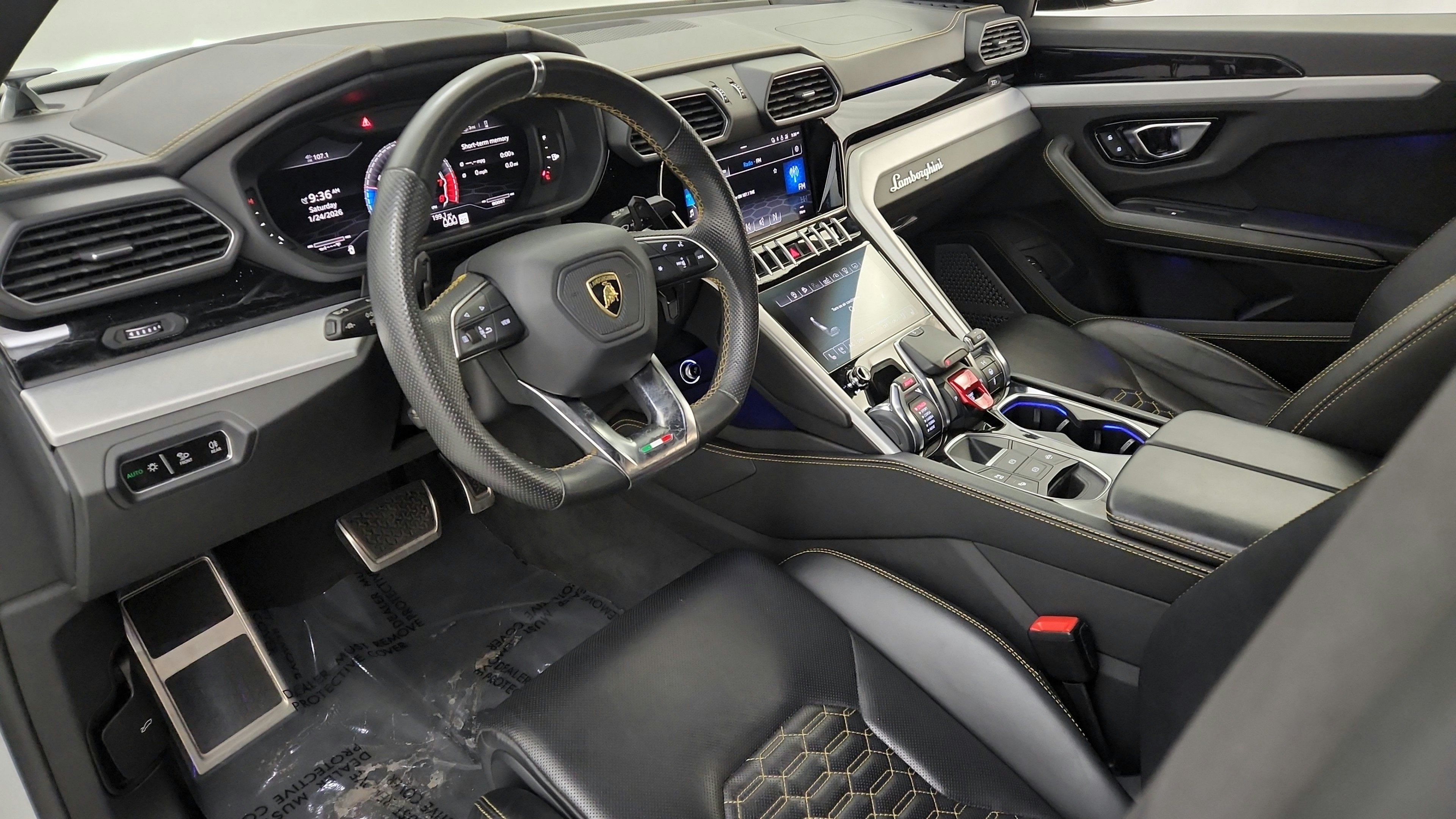 Used 2021 Lamborghini Urus AWD/4WD image 16