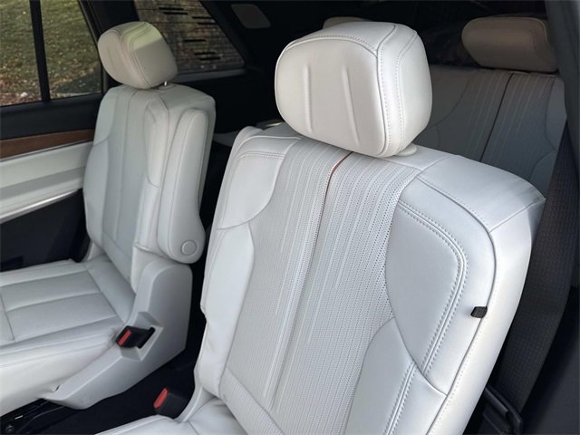 New 2026 Cadillac Vistiq Sport image 13