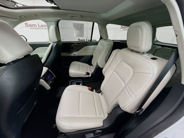 Used 2025 Lincoln Aviator AWD image 25