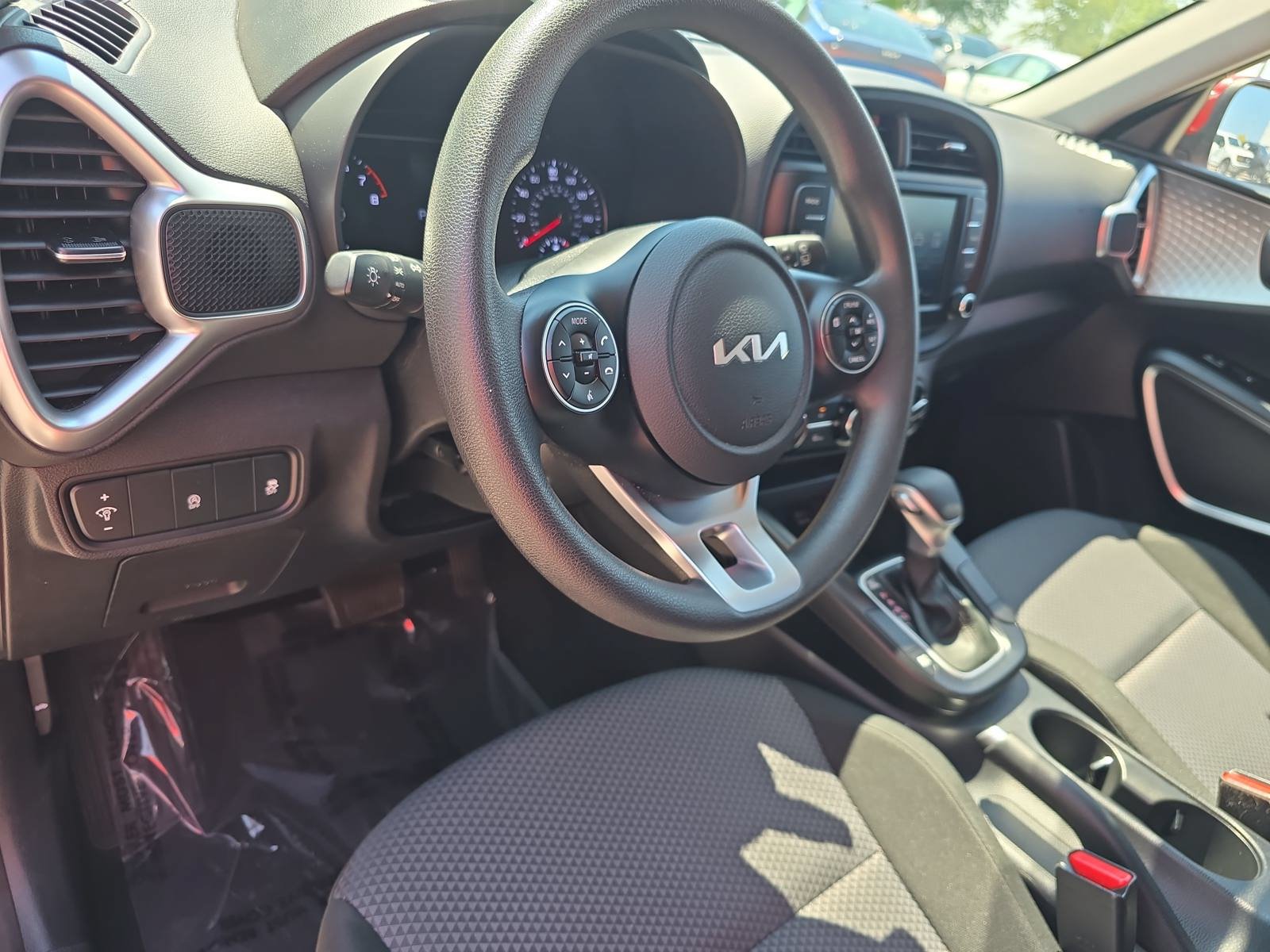 Used 2022 Kia Soul LX FWD image 15