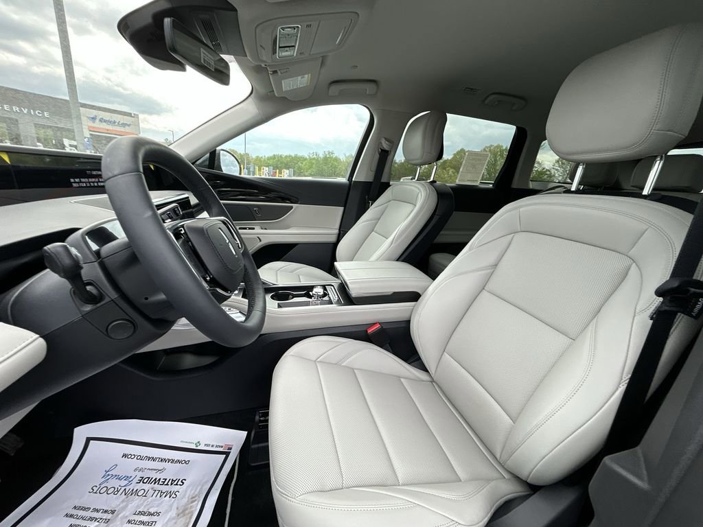 New 2026 Lincoln Nautilus Premier w/ Jet Appearance Package AWD/4WD image 17