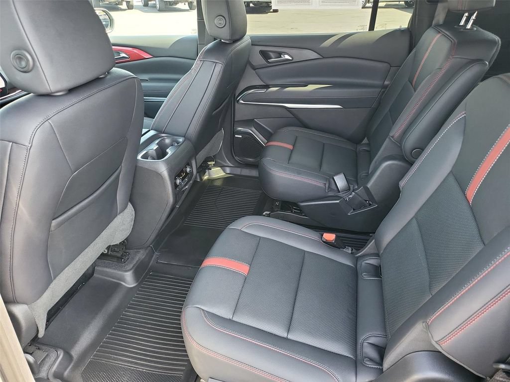 Certified 2024 Chevrolet Traverse RS w/ LPO, Floor Liner Package FWD image 18