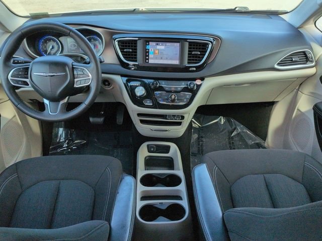 Used 2023 Chrysler Voyager LX FWD image 15