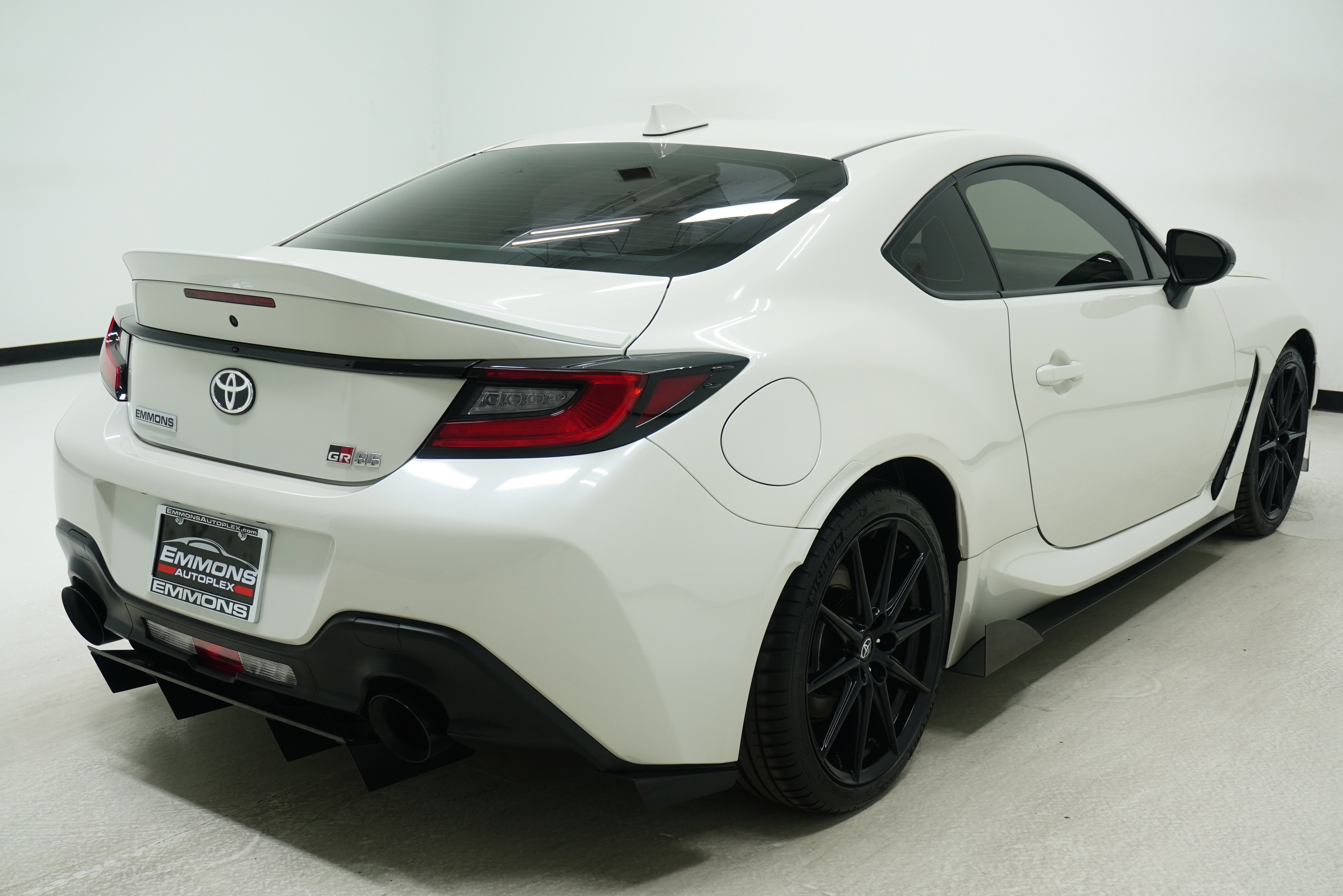 Used 2023 Toyota GR86 Premium RWD image 4