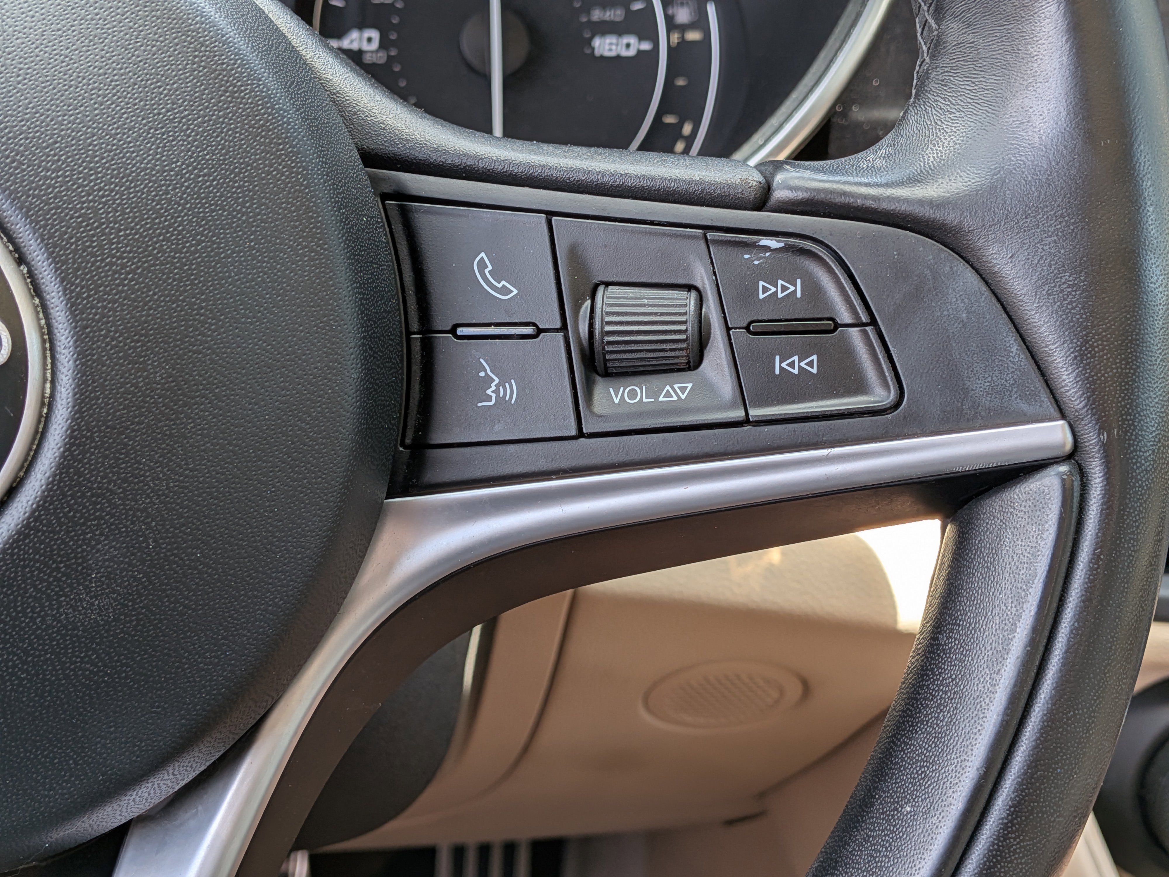 Used 2018 Alfa Romeo Giulia Ti w/ Quick Order Package 22X Lusso image 24