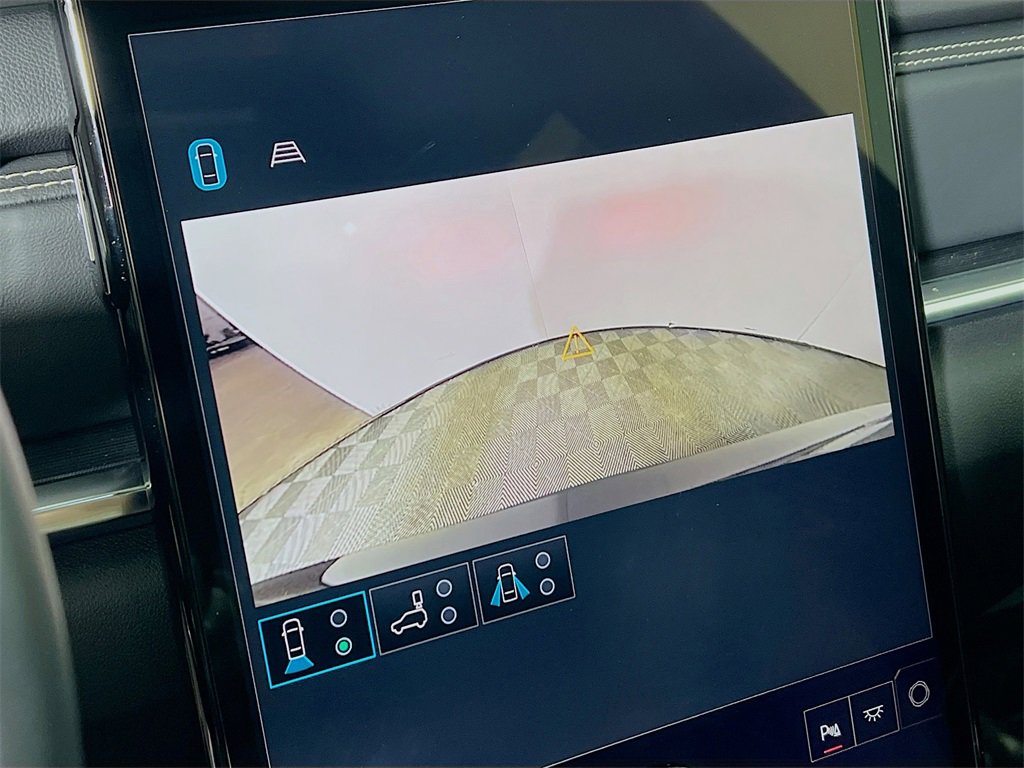 Used 2025 GMC Terrain Elevation w/ Elevation Premium Package image 13