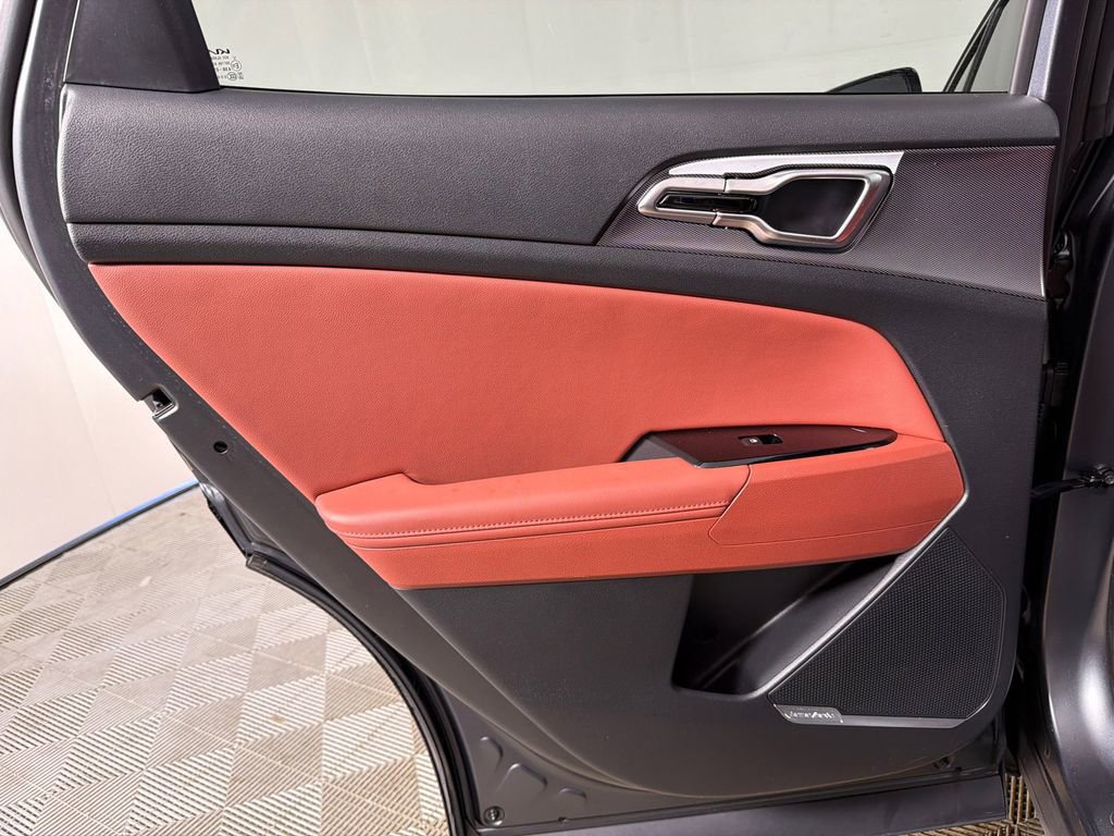 Used 2025 Kia Sportage SX Prestige image 24