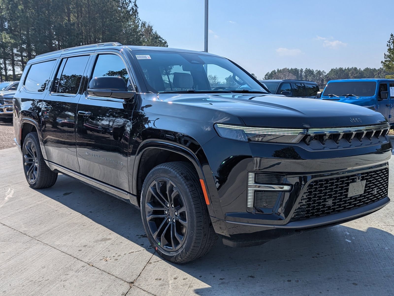 New 2026 Jeep Grand Wagoneer L Summit w/ Premium Group III image 2