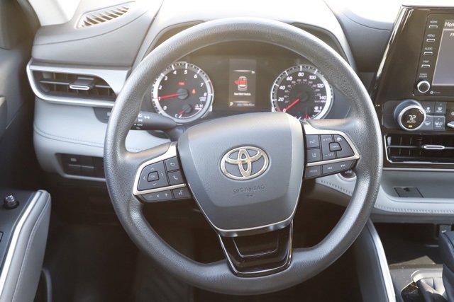 Used 2020 Toyota Highlander L image 17