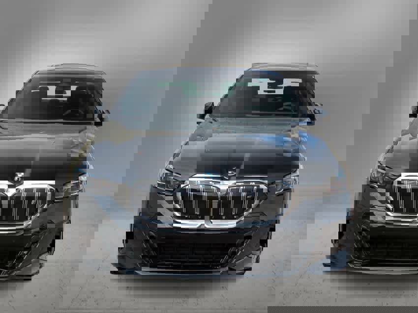 New 2025 BMW i5 xDrive40 w/ M Sport Package image 3