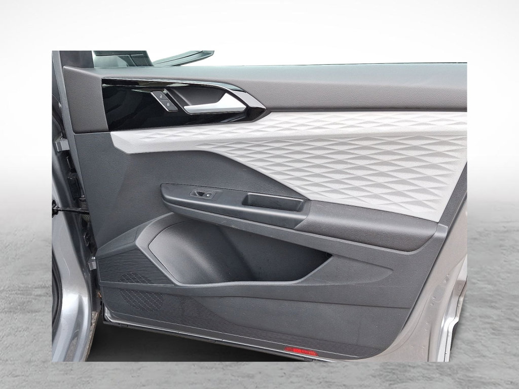 Used 2023 Volkswagen Taos S image 10