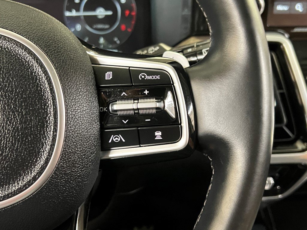 Used 2022 Kia Sorento SX Prestige w/ Rust Color Package image 33