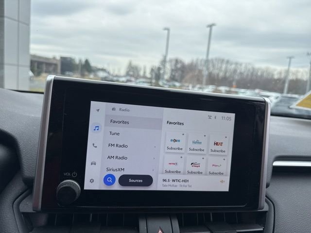 Used 2025 Toyota RAV4 XLE AWD/4WD image 15