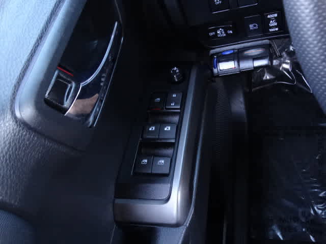 Used 2023 Toyota Tacoma TRD Off-Road w/ TRD Premium Off Road Package image 38