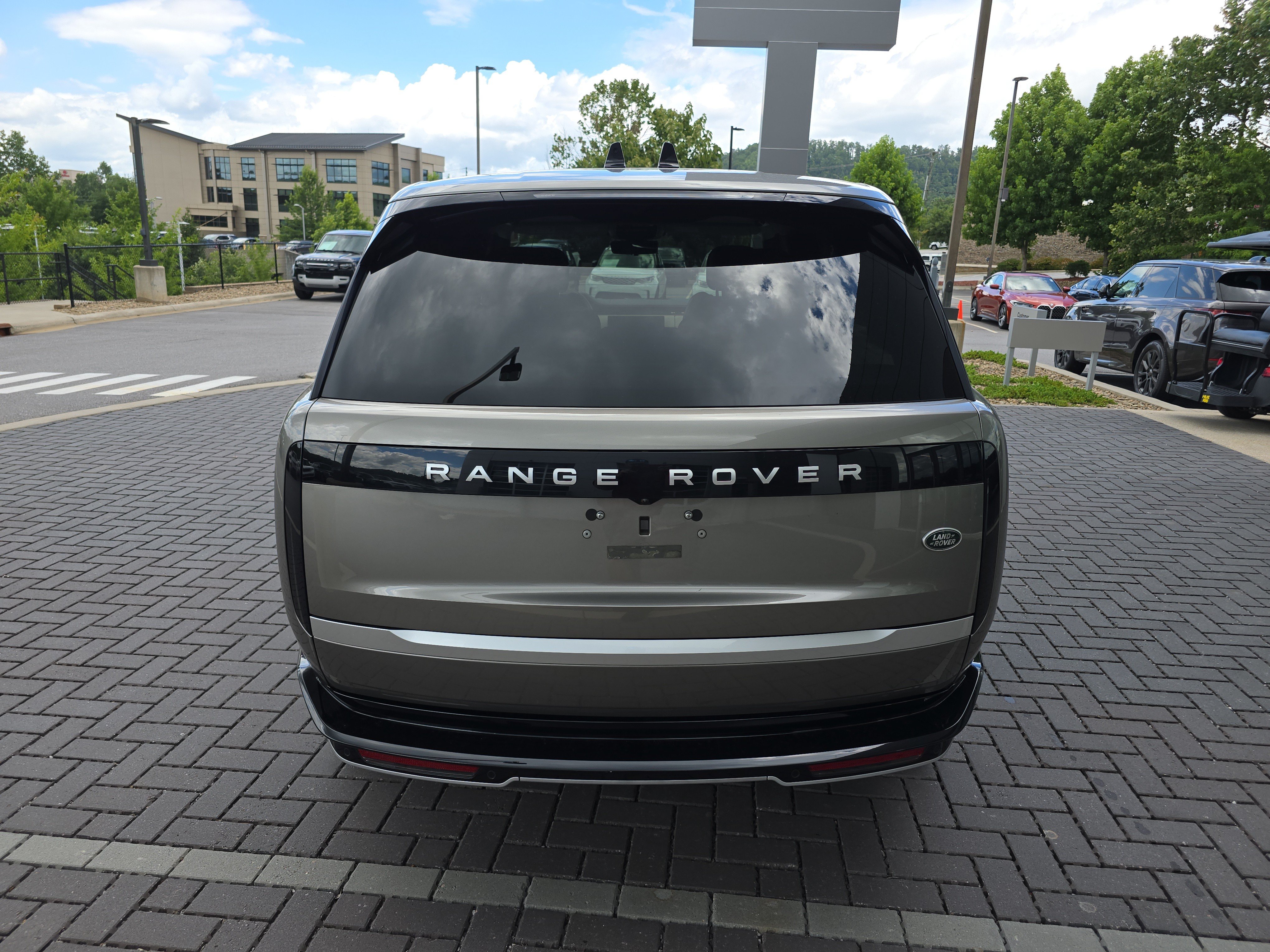 Certified 2023 Land Rover Range Rover Autobiography AWD/4WD image 6