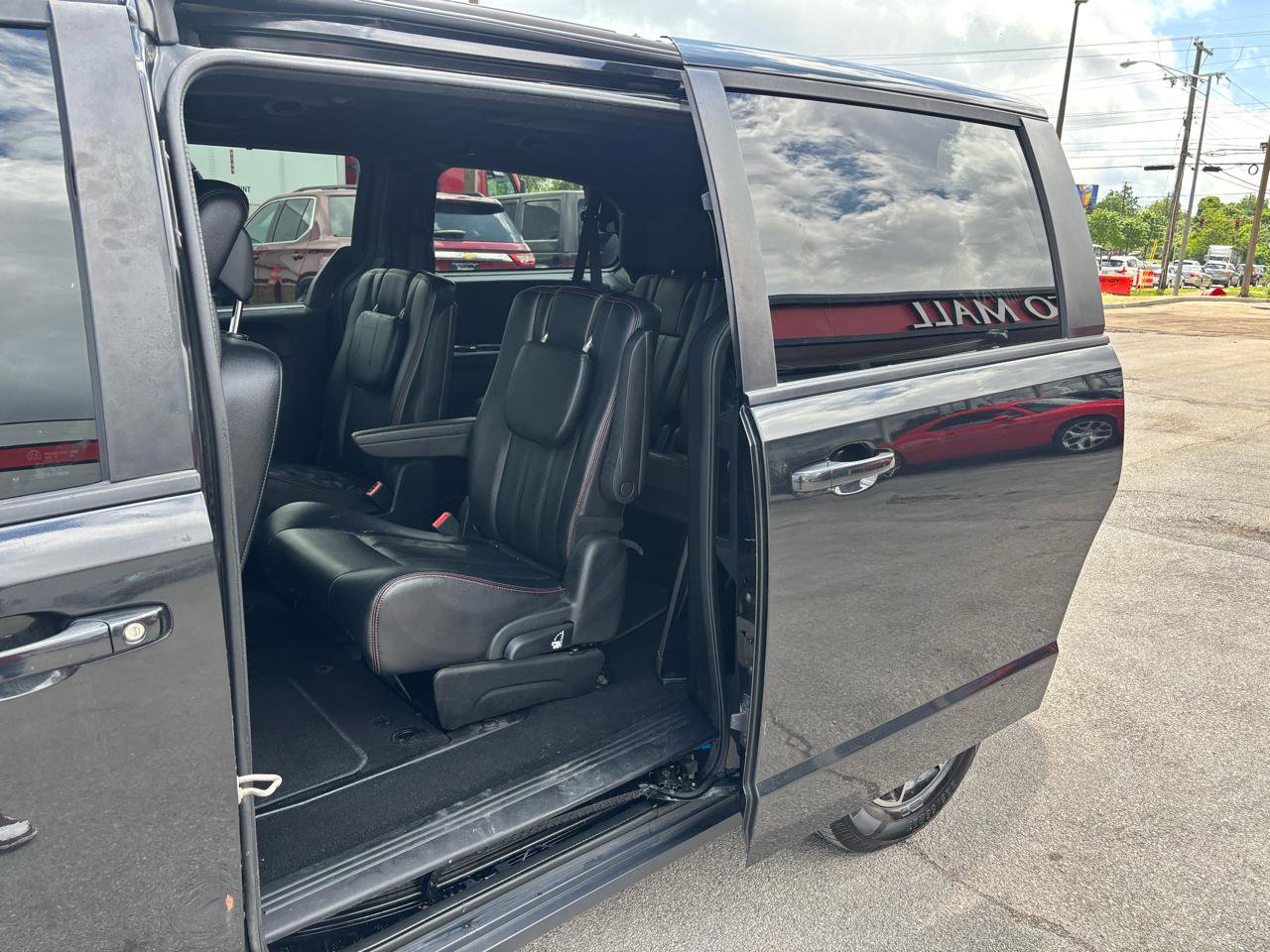 Used 2018 Dodge Grand Caravan GT FWD image 13
