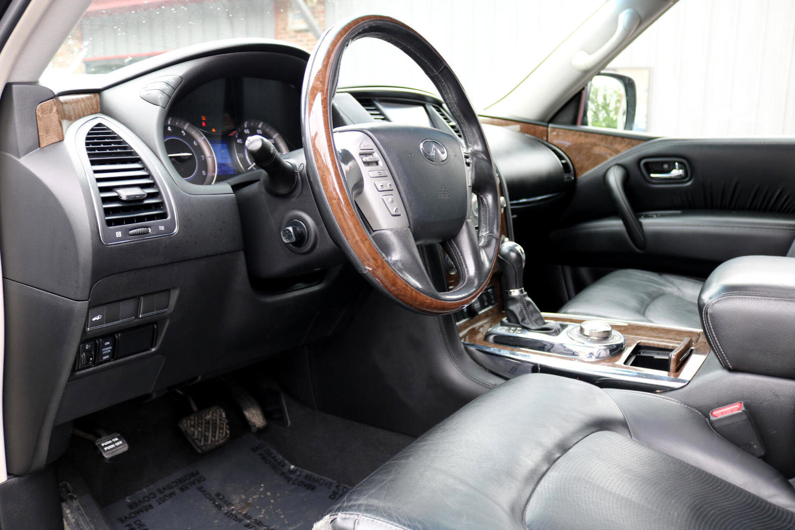 Used 2017 INFINITI QX80 4WD image 17