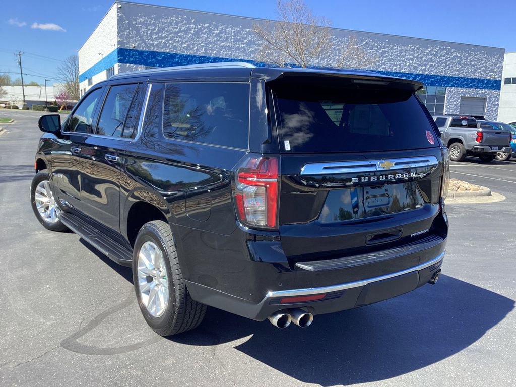 Used 2024 Chevrolet Suburban Premier RWD image 2